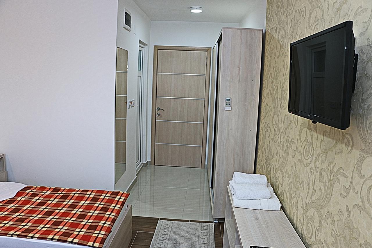 Hotel Ultra Star Skopie Habitación foto